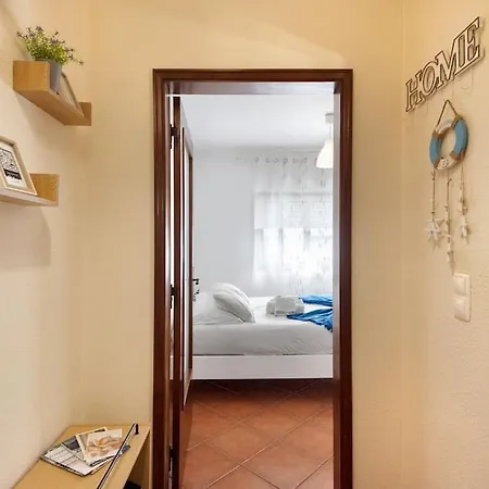 Manny's Place - By The Sea Apartment